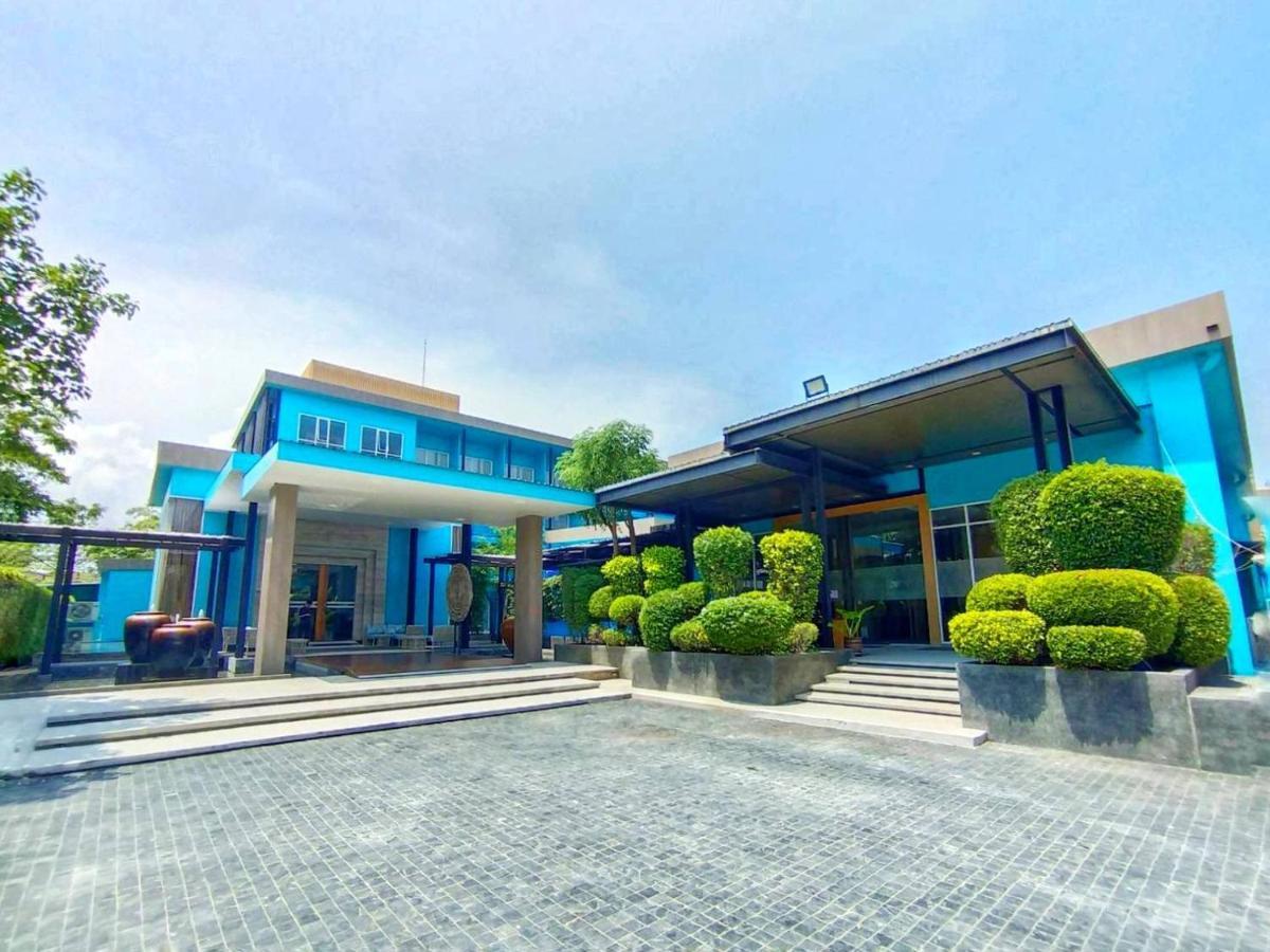 Beach Walk Boutique Resort Bangsaen Esterno foto