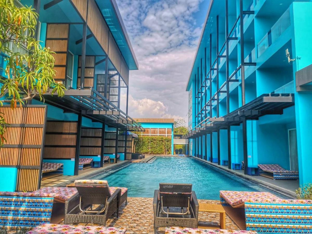 Beach Walk Boutique Resort Bangsaen Esterno foto