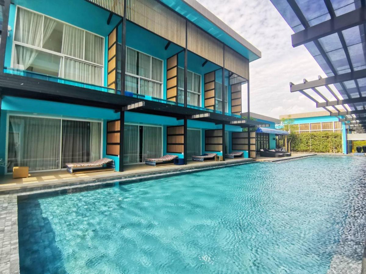 Beach Walk Boutique Resort Bangsaen Esterno foto