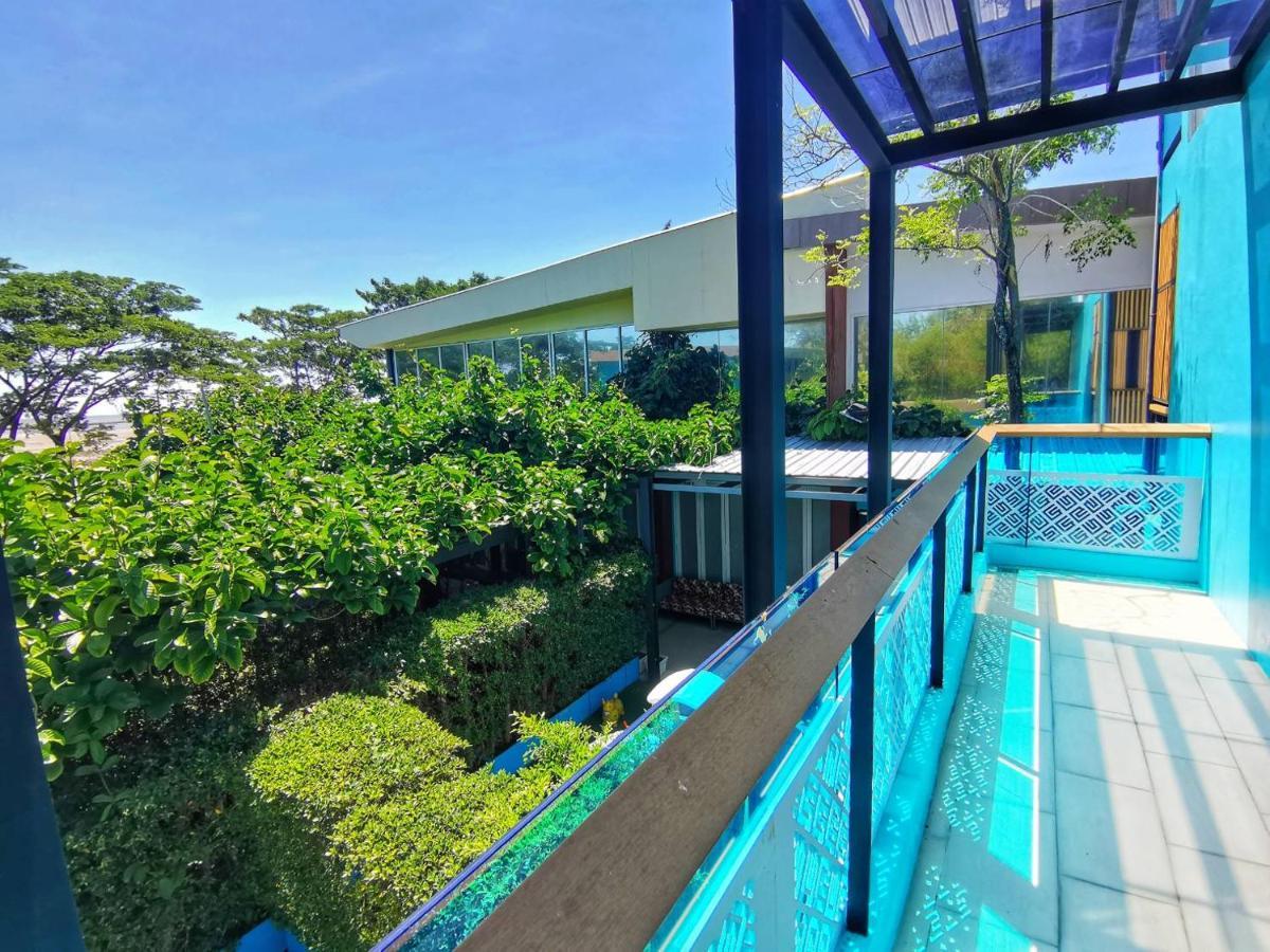 Beach Walk Boutique Resort Bangsaen Esterno foto