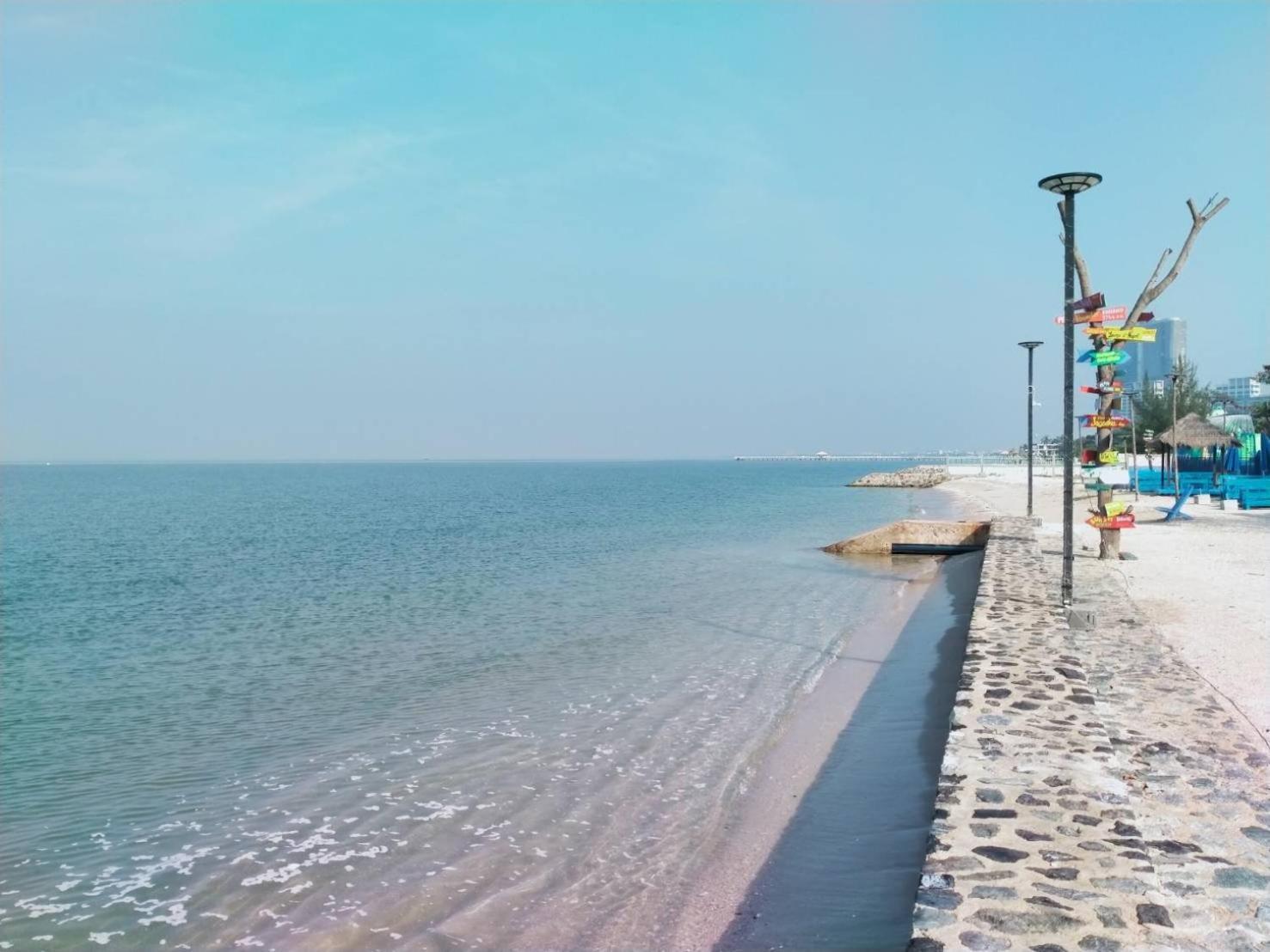 Beach Walk Boutique Resort Bangsaen Esterno foto